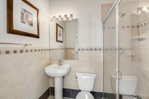 2 Winchester Dr, East Brunswick NJ  08816-3385 exterior