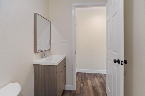 2720 Sparks Way, Modesto CA  95350-1744 exterior