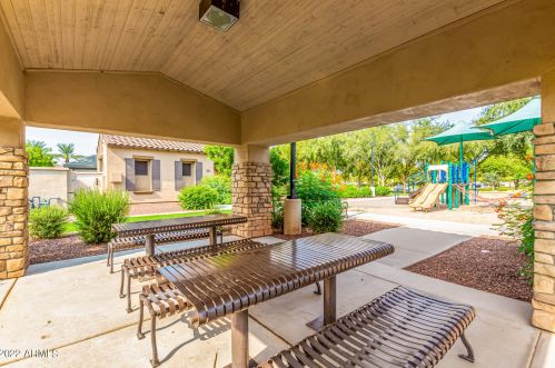 966 Wallrade Ln, Gilbert AZ 85296-1492 exterior