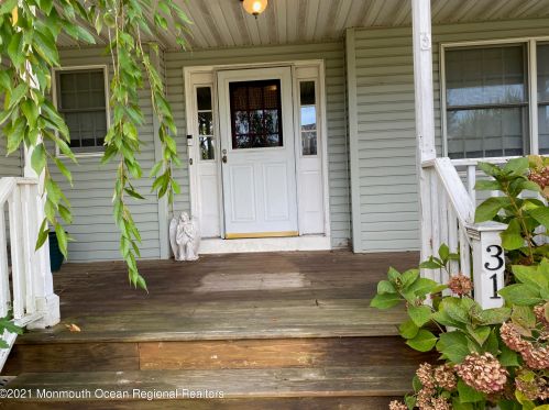 31 Kettle Creek Dr, Bricktown, NJ 08723-6671
