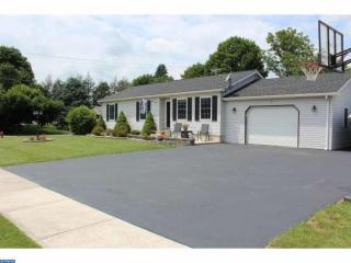 813 6th Ave, Parkesburg, PA 19365-1300