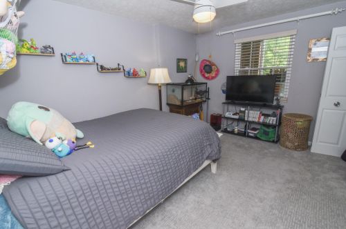 302 Keeneland Dr, Newport KY  41075-4071 exterior