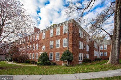 2825 31st St, Washington, DC 20008-3524