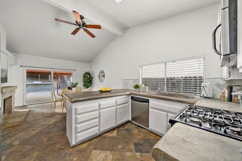 29083 Palm View St, Lake Elsinore CA  92530-7210 exterior