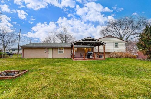 4328 Skylark Dr, Englewood OH  45322-3738 exterior