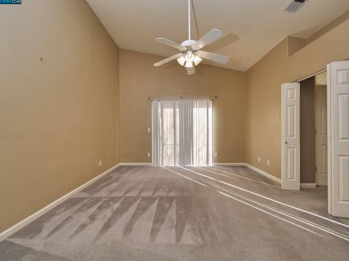 1062 Schadeck St, Manteca CA  95336-5956 exterior