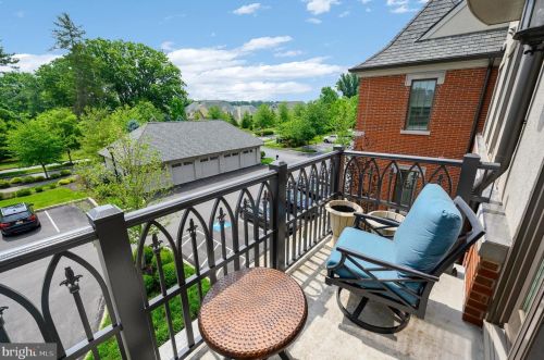 2301 Parkview Dr, Haverford PA  19041-2006 exterior