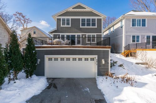 3917 Ewing Ave, Minneapolis MN 55410-1053 exterior