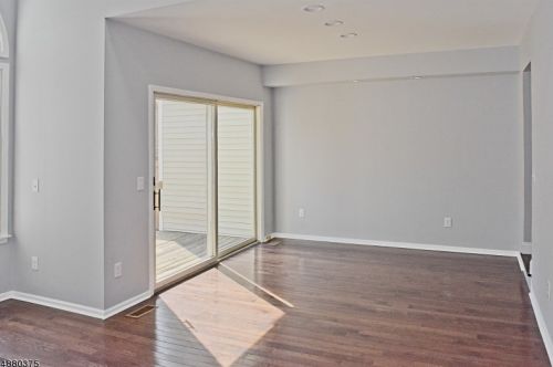 8 Kevin Rd, Lincoln Park NJ  07035-2117 exterior