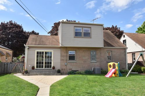 1410 Van Beck Ave, Milwaukee WI 53207-4531 exterior