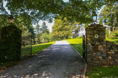 11 Pitch Rd, Litchfield, CT 06759-4018