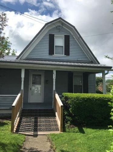 470 Hull St, Hermitage, PA 16146-2327