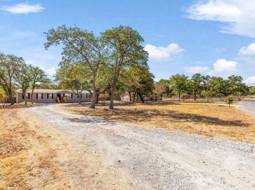 107 Oakley Cir, Weatherford, TX 76085-9433