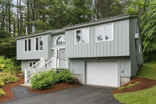 81 Holden Rd, Shirley, MA 01464-2114