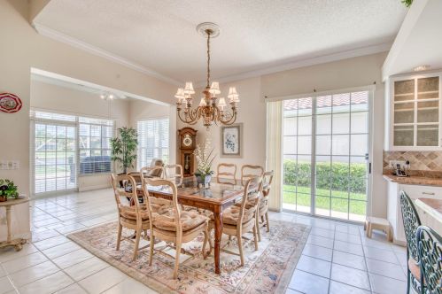 8208 Palm Hammock Ln, Hobe Sound FL 33455-8223 exterior