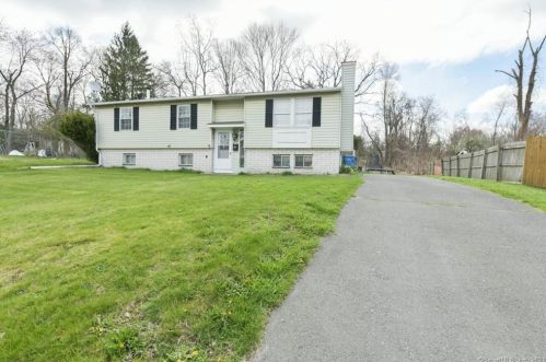 25 Eastside Blvd, Waterbury, CT 06706-2823