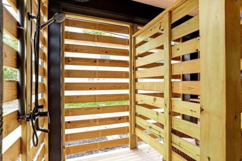 1311 13 St, Galveston TX 77550-8206 exterior