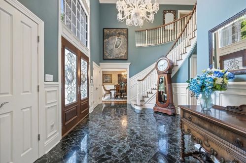 1 Winterberry Ln, Sewickley, PA 15143-9340
