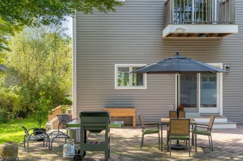 122 Fairview Ave, Berkeley Heights NJ  07922-1310 exterior