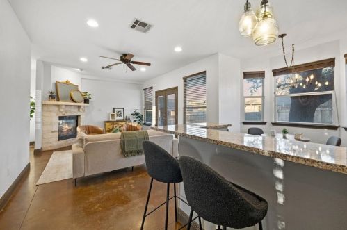 302 Deepwood Dr, Georgetown TX 78628-8305 exterior