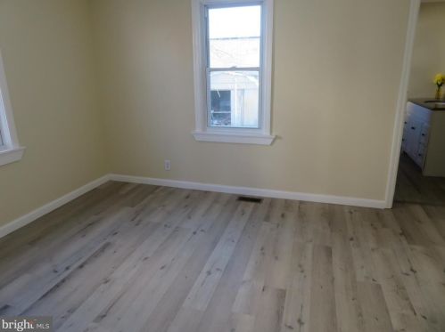 68 Roosevelt St, West Deptford NJ  08066-1027 exterior