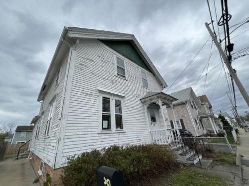 346 High St, Cumberland RI  02864-7916 exterior