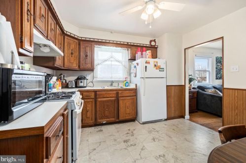 306 Veterans Dr, Palmyra NJ  08065-2319 exterior