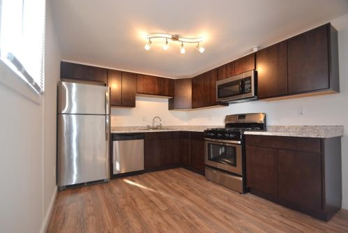 361 Locust St, Valpo IN  46383-5887 exterior