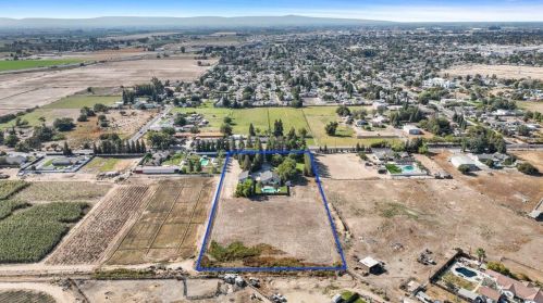 1812 Golf Rd, Turlock CA  95380-9746 exterior