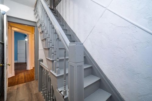 715 Fred Shuttlesworth Cir, Cincinnati OH 45229-2113 exterior