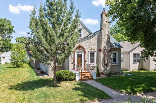 3923 Snelling Ave, Minneapolis, MN 55406-3245