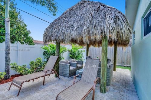 218 4th St, Dania Beach FL  33004-4134 exterior