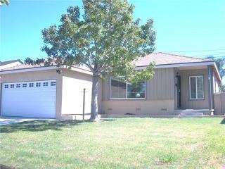 5412 Downey Ave, Lakewood, CA 90712-1406