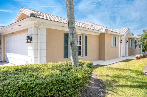 10846 Elsinore Dr, Fort Pierce, FL 34987-2147