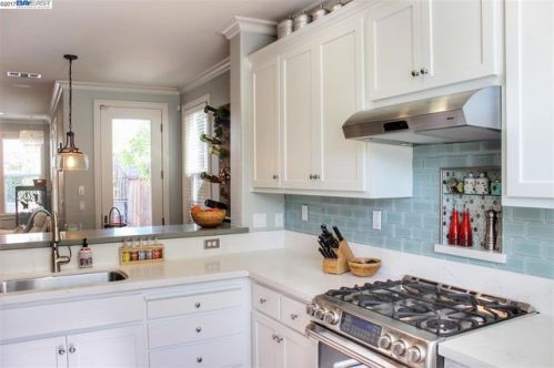 832 Little Valley Rd, Pacheco, CA 94553-4859