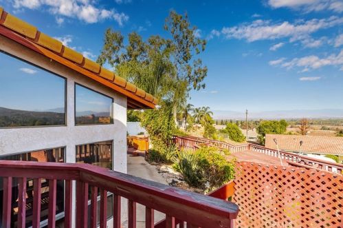 14218 El Mesa Dr, Riverside CA  92503-7206 exterior