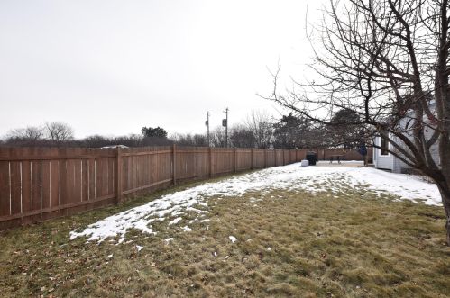 5830 121, Milwaukee WI 53227-3878 exterior