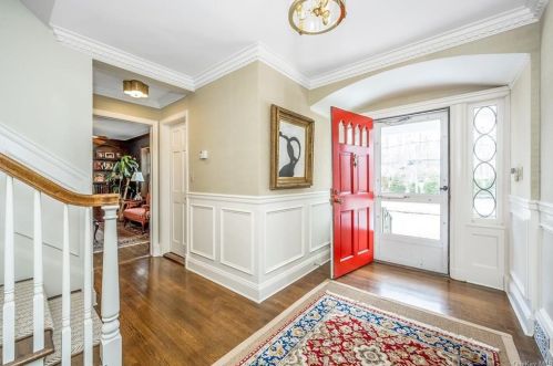 81 Griffen Ave, Scarsdale, NY 10583-7903