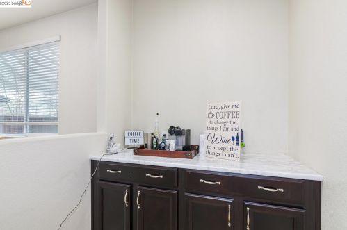 415 Sonnet Ct, Oakley CA  94561-5087 exterior