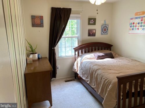 3063 Tecumseh Ct, Woodbridge VA  22192-1827 exterior