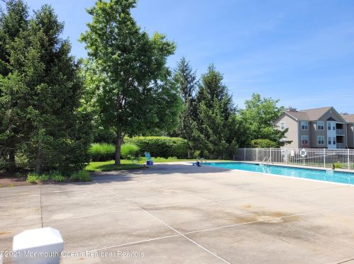 433 Mowat Cir, Trenton NJ  08690-3220 exterior