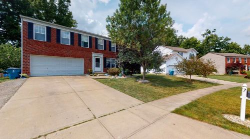 7 Meadowlane Dr, Amelia, OH 45102-1863
