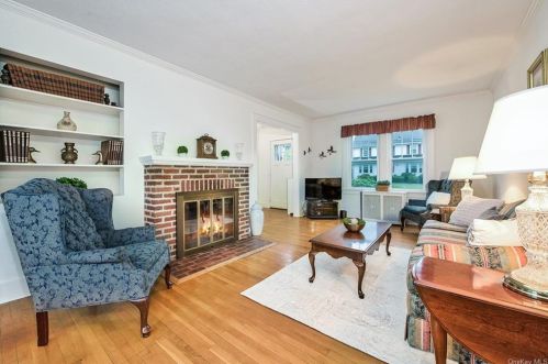 233 Chatterton Pkwy, White Plains NY  10606-2235 exterior