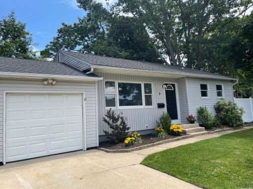 5 Stan Haven Pl, Elwood, NY 11731-6527