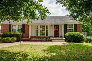 2004 Rose Cliff Dr, Nashville, TN 37206-1240