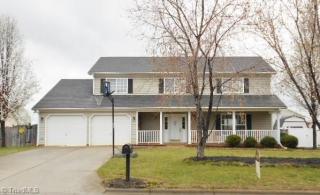 609 Pecan Ridge Cir, Kernersville, NC 27284-7509