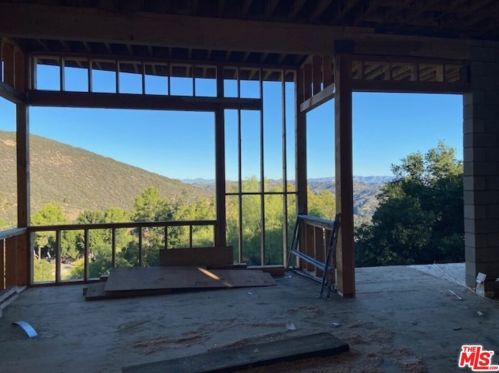 20720 Medley Ln, Topanga, CA 90290-3322