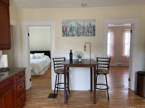 89 Kneen St, Huntington CT  06484-3913 exterior