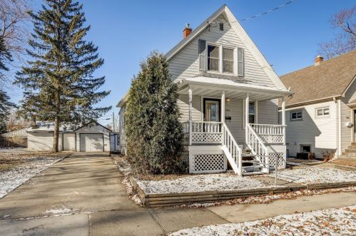 2832 95th St, Sturtevant, WI 53177-2409