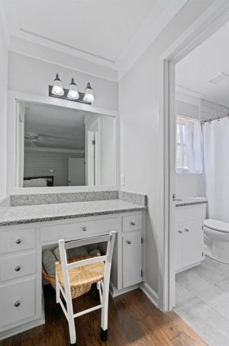 9626 Braeburn Gln, Austin TX 78729-2710 exterior